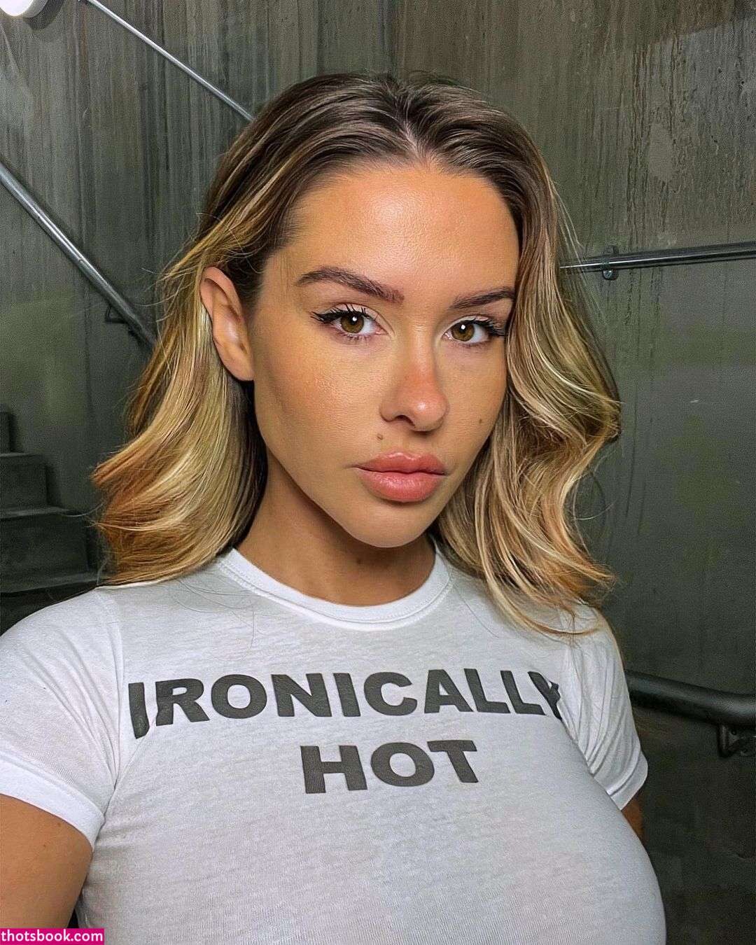 Lacey Montgomery Photo #13