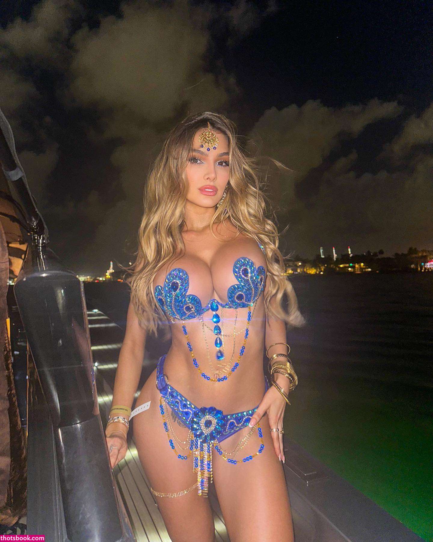 Lyna Perez Photo #27