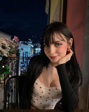 Valerya Salinas Photo #6