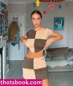 Amelie Manzoli Photo #35