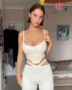 Amelie Manzoli Photo #36