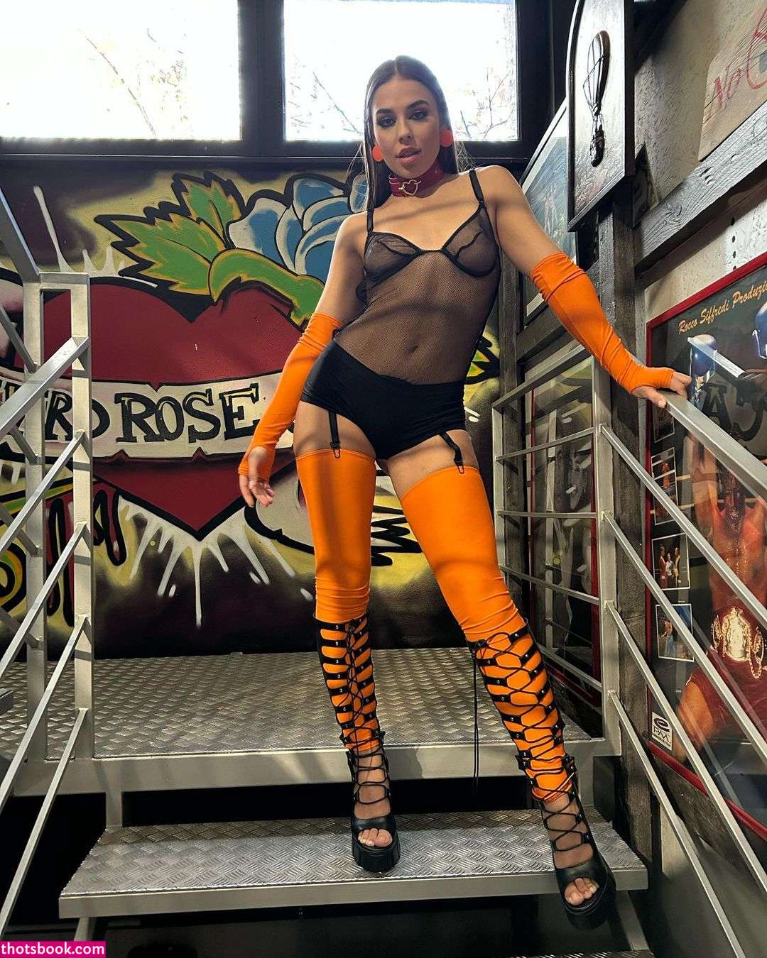 Milan Cheek Photo #3