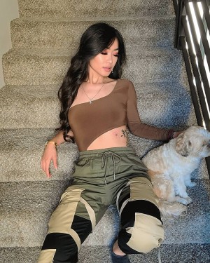 Elizabeth Tran Photo #7