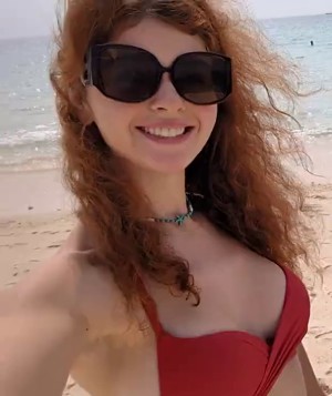 Chloe Lockley Photo #18