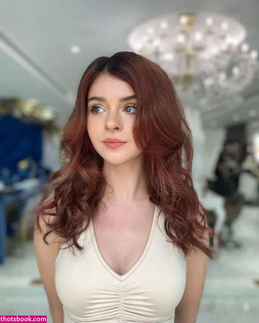 Chloe Lockley Photo #29