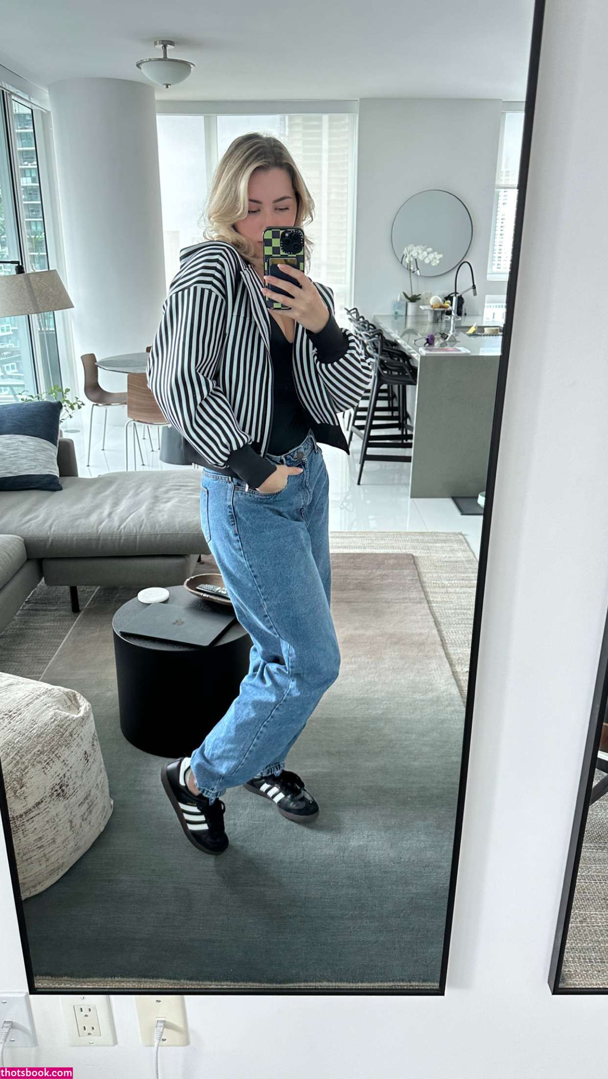 Pineapplebrat Photo #46