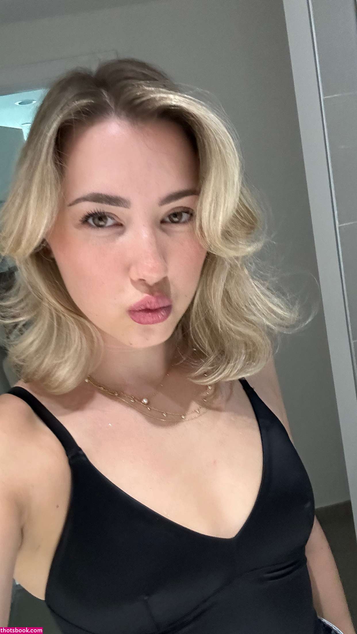 Pineapplebrat Photo #58