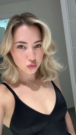 Pineapplebrat Photo #58