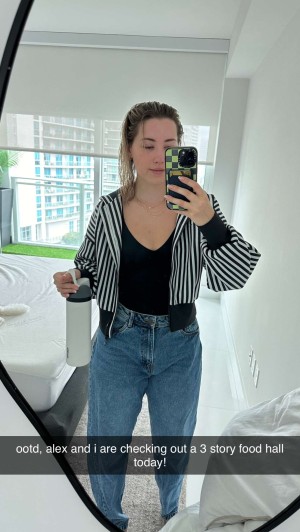 Pineapplebrat Photo #59