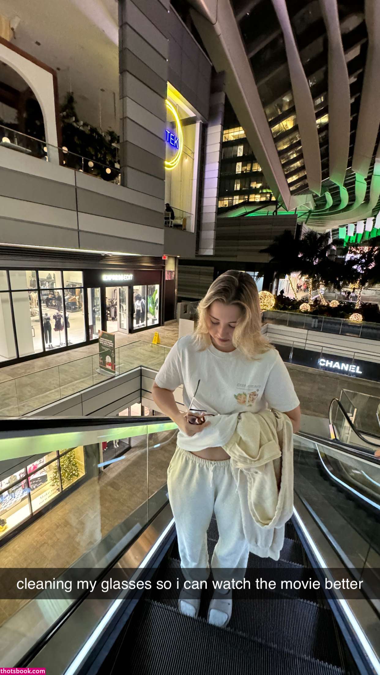 Pineapplebrat Photo #79