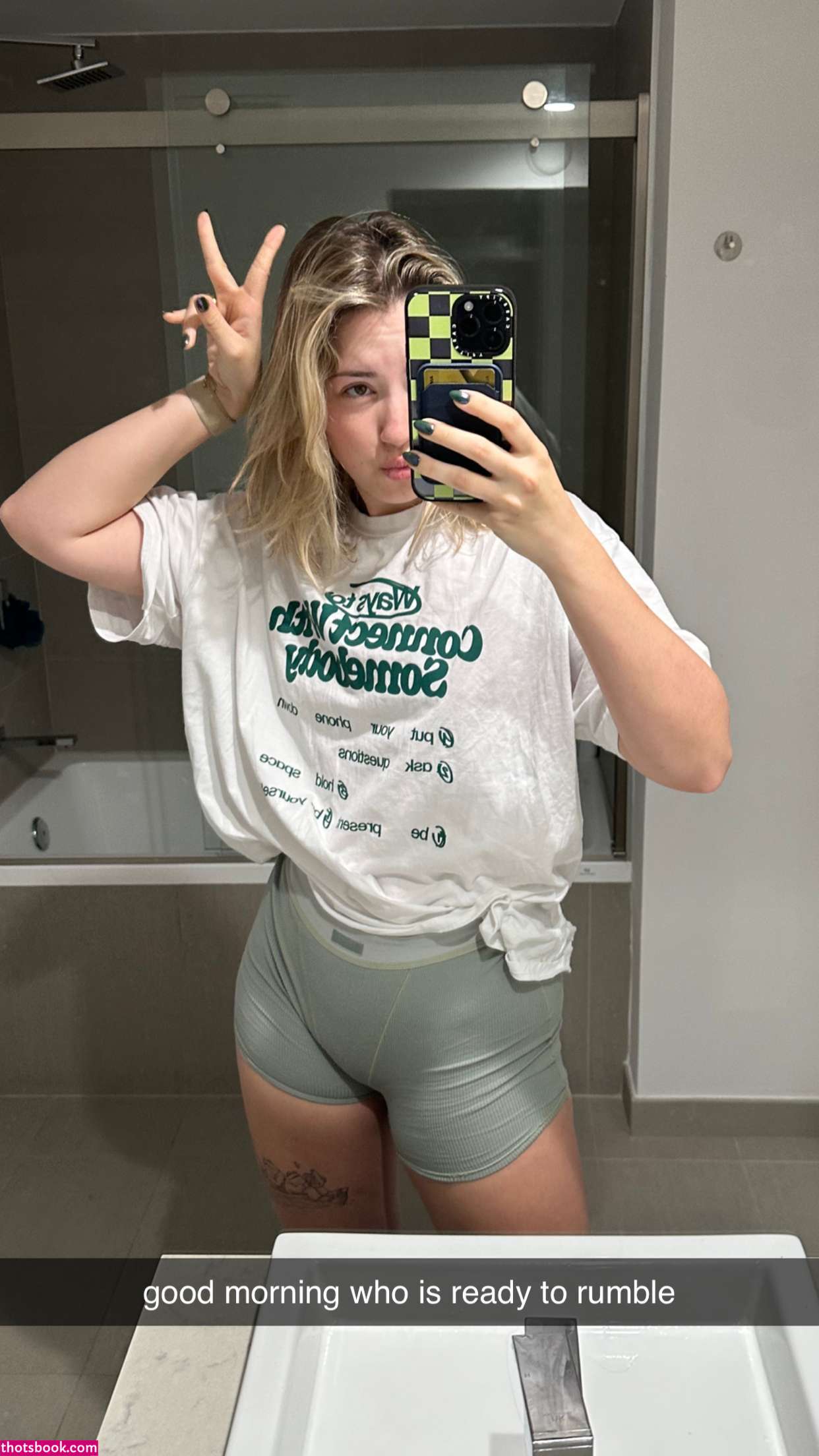 Pineapplebrat Photo #82