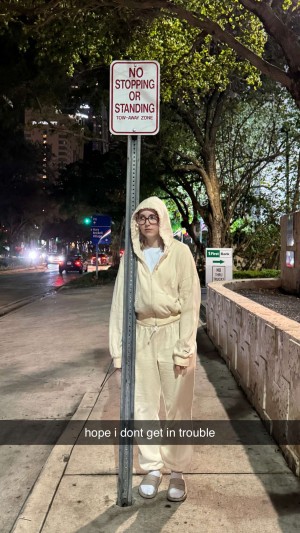 Pineapplebrat Photo #78