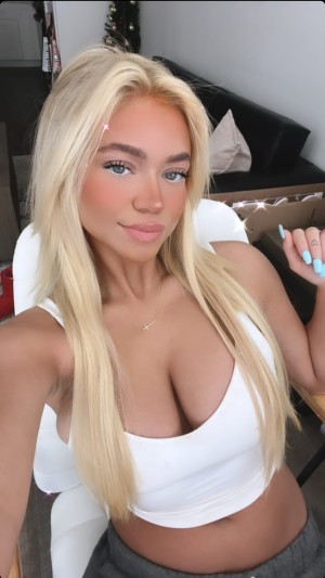 Alex Cockrill Photo #42