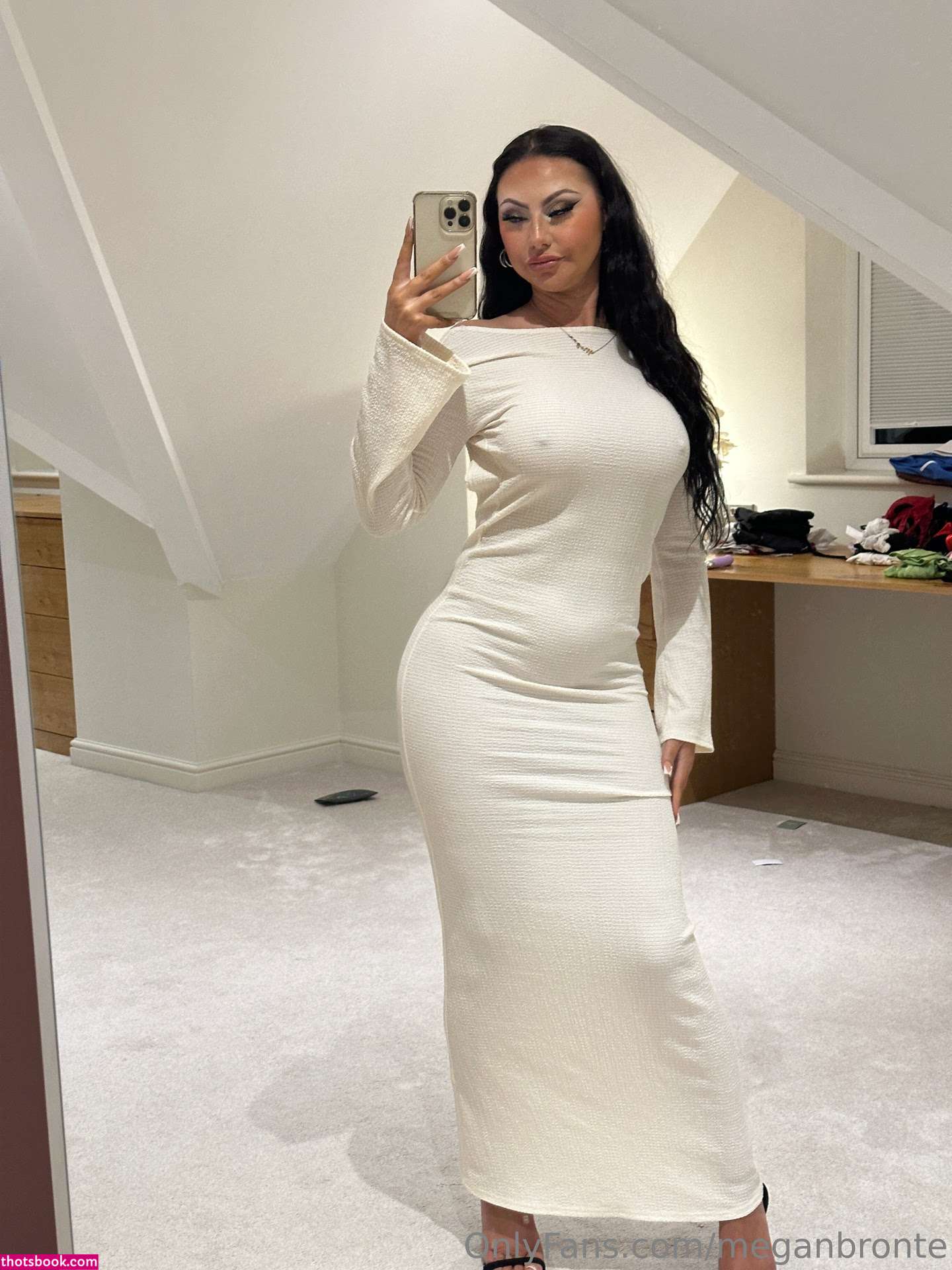 Megan Bronte Photo #25