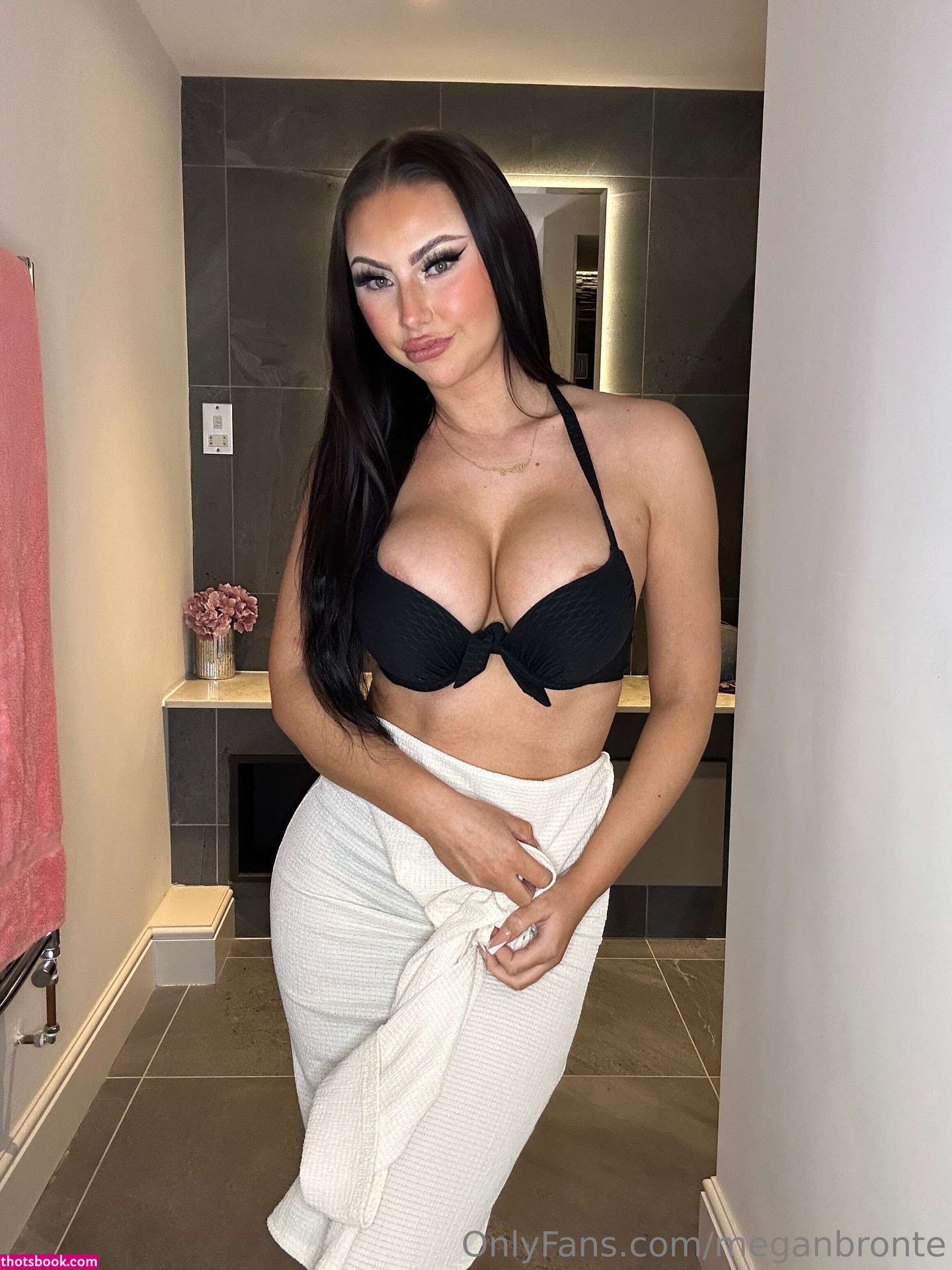 Megan Bronte Photo #31