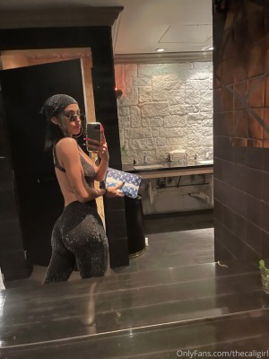 Undercover Freak Photo #68