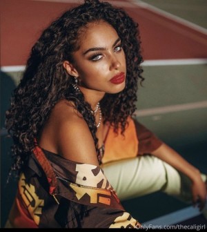 Undercover Freak Photo #75