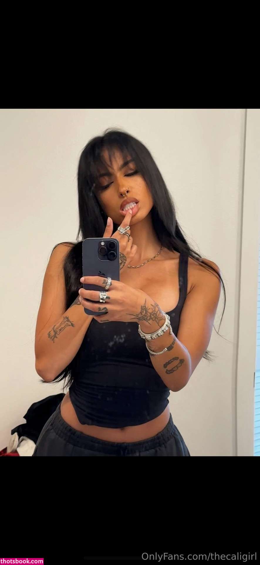 Undercover Freak Photo #121