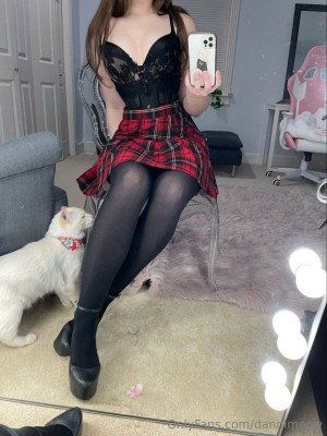 Danni Meow Photo #329