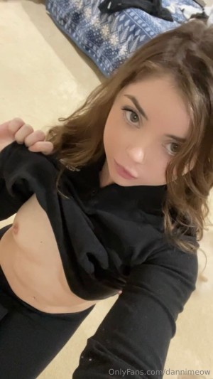 Danni Meow Photo #390