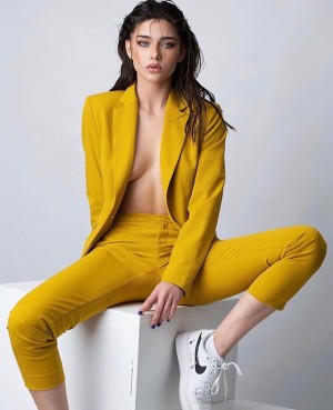 Milana Vino Photo #14