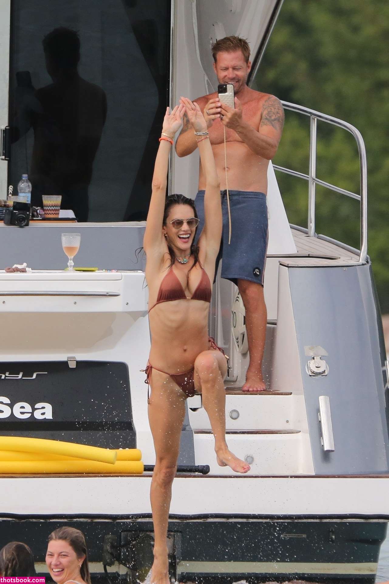 Alessandra Ambrosio Photo #48