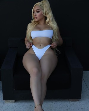 Jailyne Ojeda Photo #40