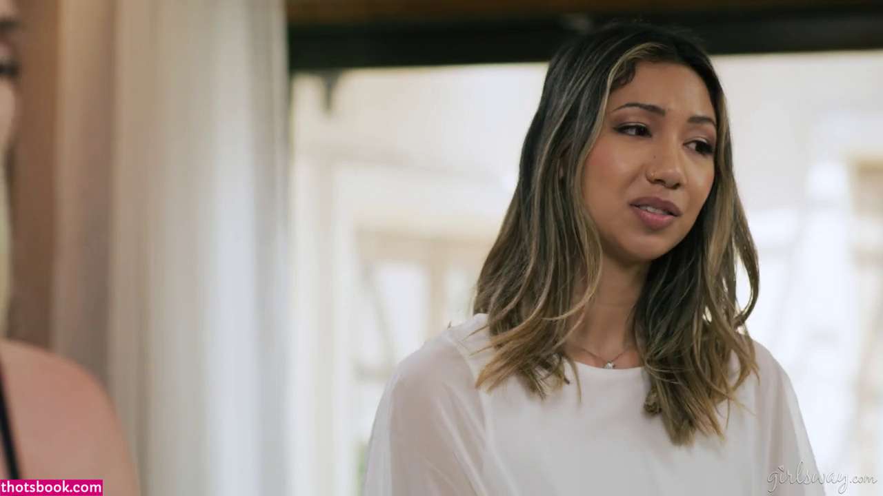 Kendra Sunderland Photo #255