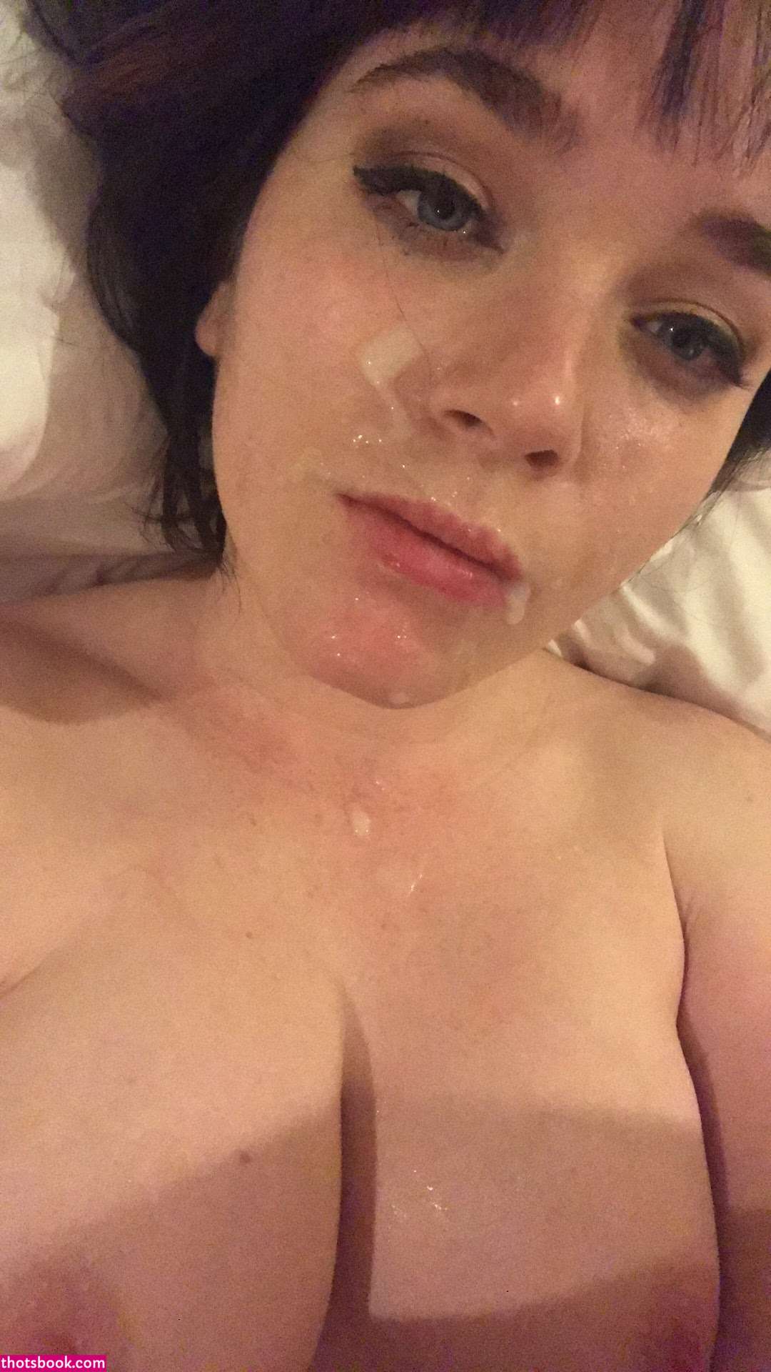 Emily Lynne Photo #272