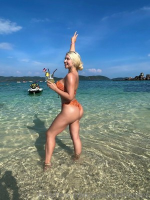 Summer Brookes Photo #60