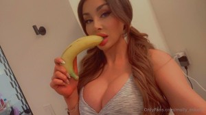 Molly Eskam Photo #136