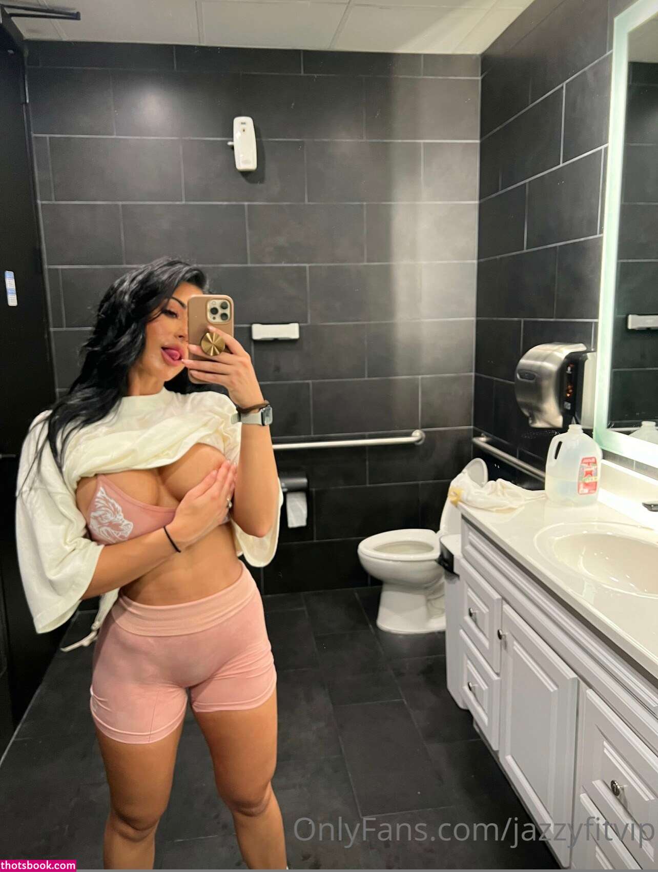 Jazmin Pineda Photo #33