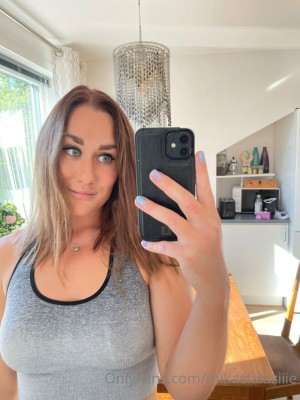 mikaelaburrito Photo #18