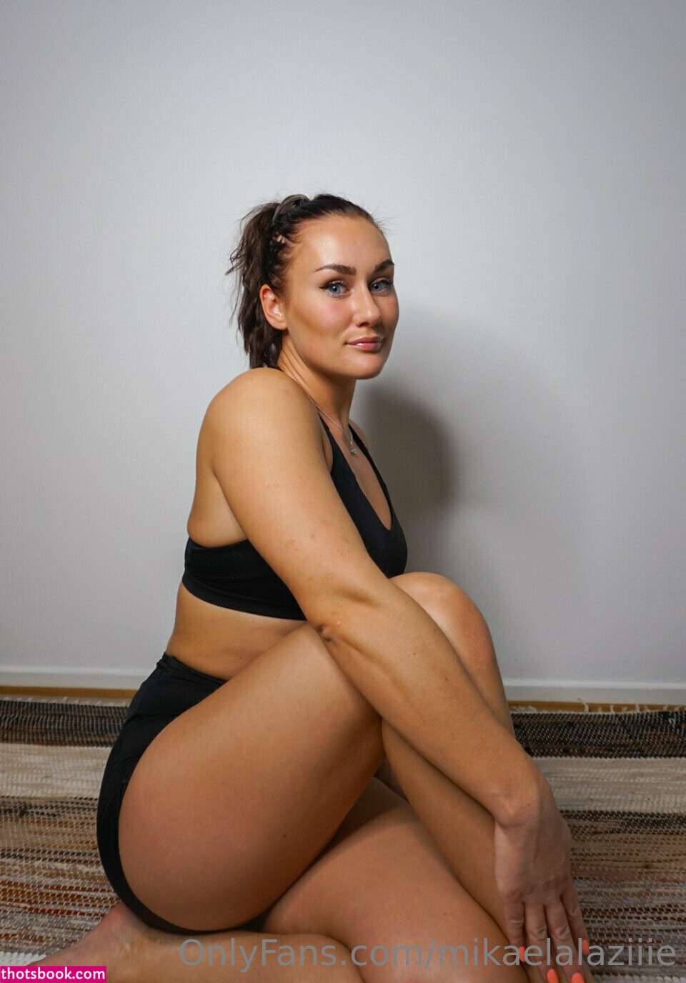 mikaelaburrito Photo #42