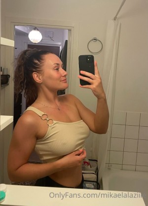 mikaelaburrito Photo #82