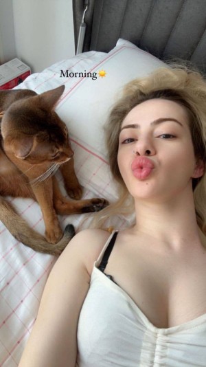 Oznur Guven Photo #74