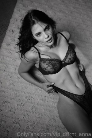 Dffrnt Anna Photo #13