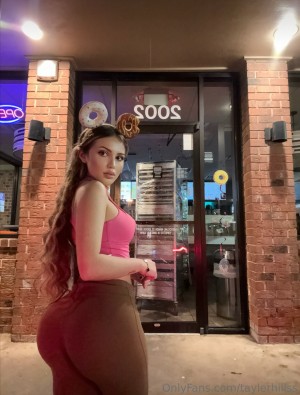 Tayler Hills Photo #735