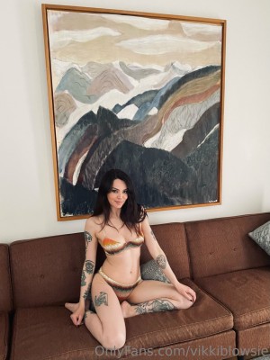 Vikki Blows Photo #51