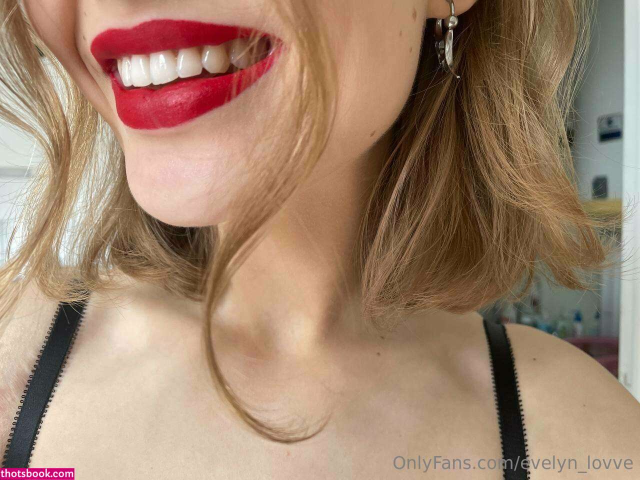 Evelyn Lovve Photo #12