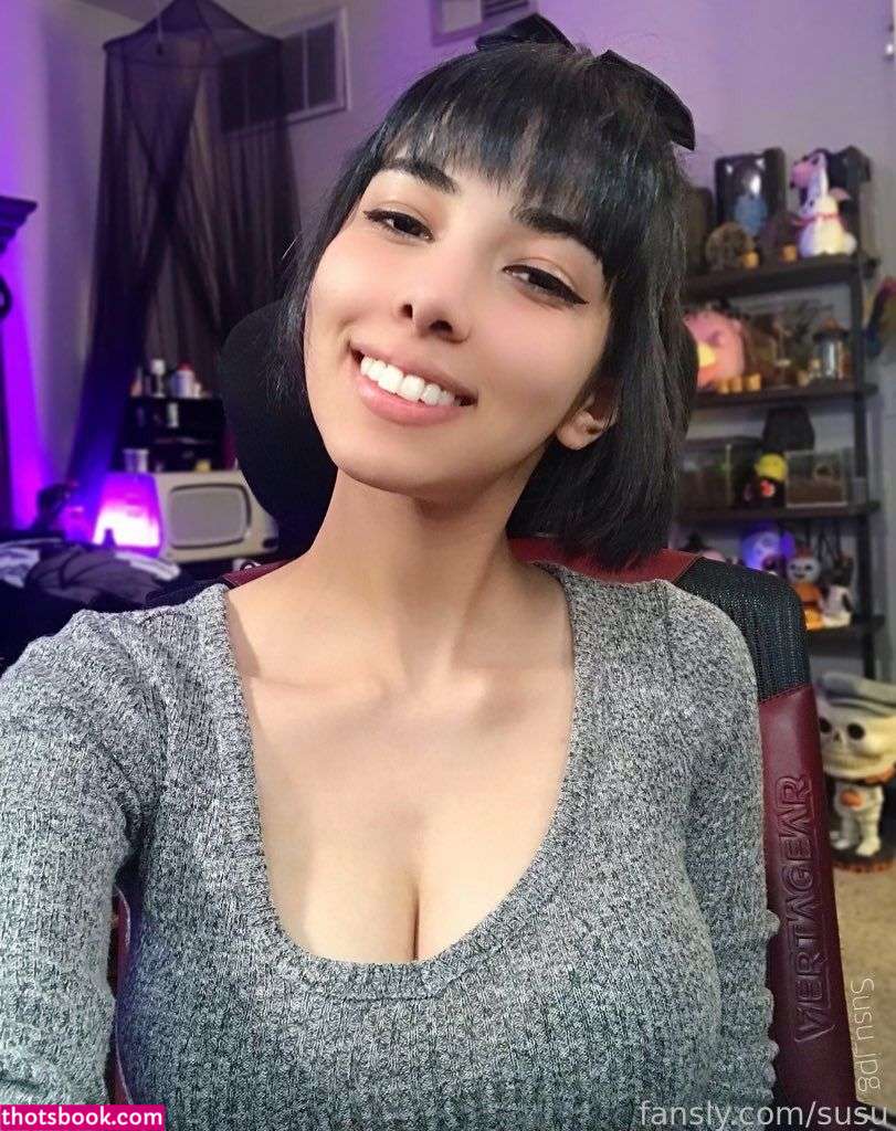 Swimsuit Succubus Photo #5