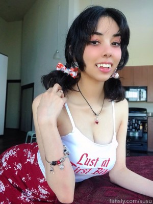 Swimsuit Succubus Photo #4