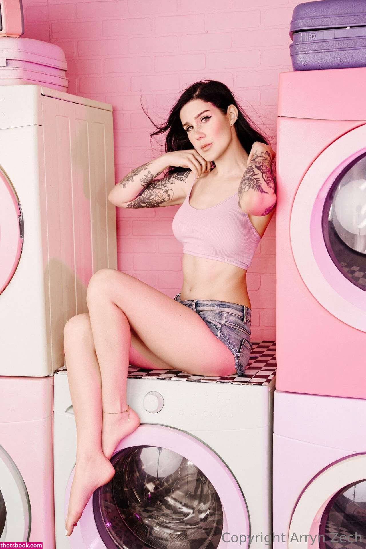 Arryn Zech Photo #599