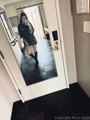 Arryn Zech Photo #616