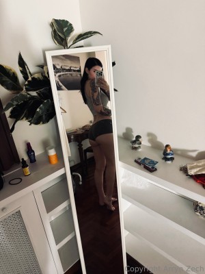 Arryn Zech Photo #638