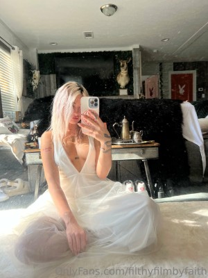 Faith Irving Photo #28