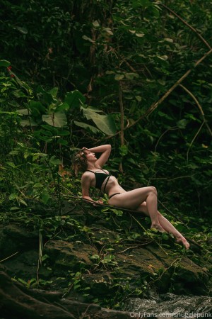 Snugglepunk Photo #30