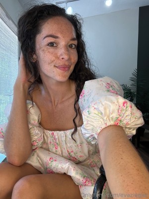 Eva Ziegler Photo #6