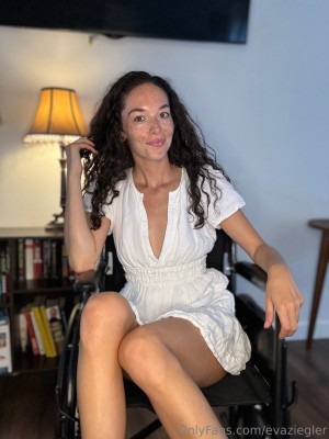 Eva Ziegler Photo #20