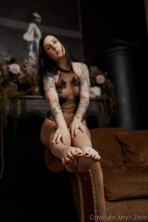 Arryn Zech Photo #577